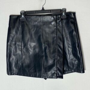 Suzy Suzy Shier Black Faux Leather Mini Skirt Skort Shorts L Club Wear Rocker